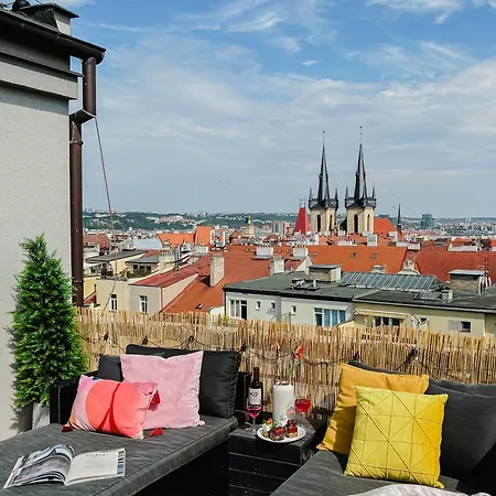 شقة Days - Cozy With Rooftop Terrace In Hip Letna