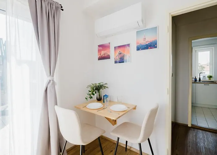 Days - Cozy With Rooftop Terrace In Hip Letna *